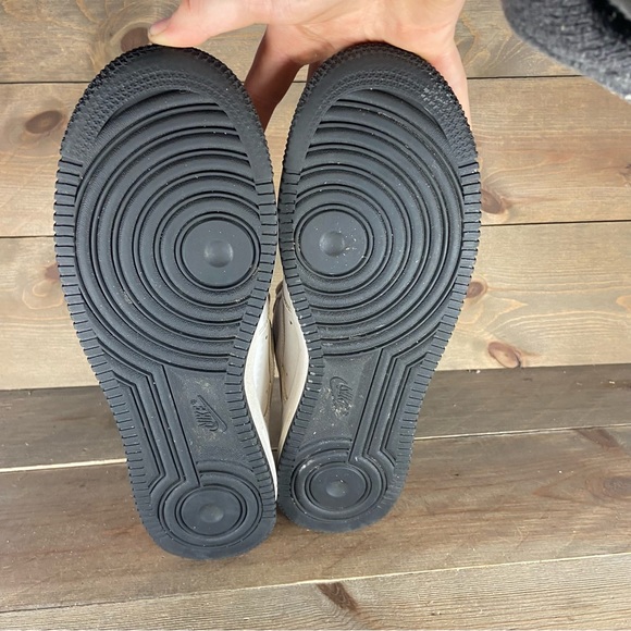 Nike Air Force one Mens size 9 shoes white leather low top sneakers - Picture 7 of 8